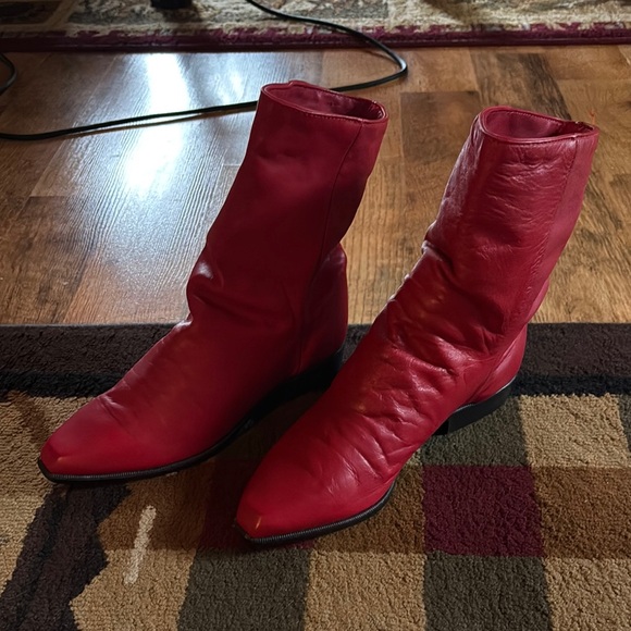 Vintage Elegant Red Leather Ankle Booties with Pointed Toe - Picture 1 of 10